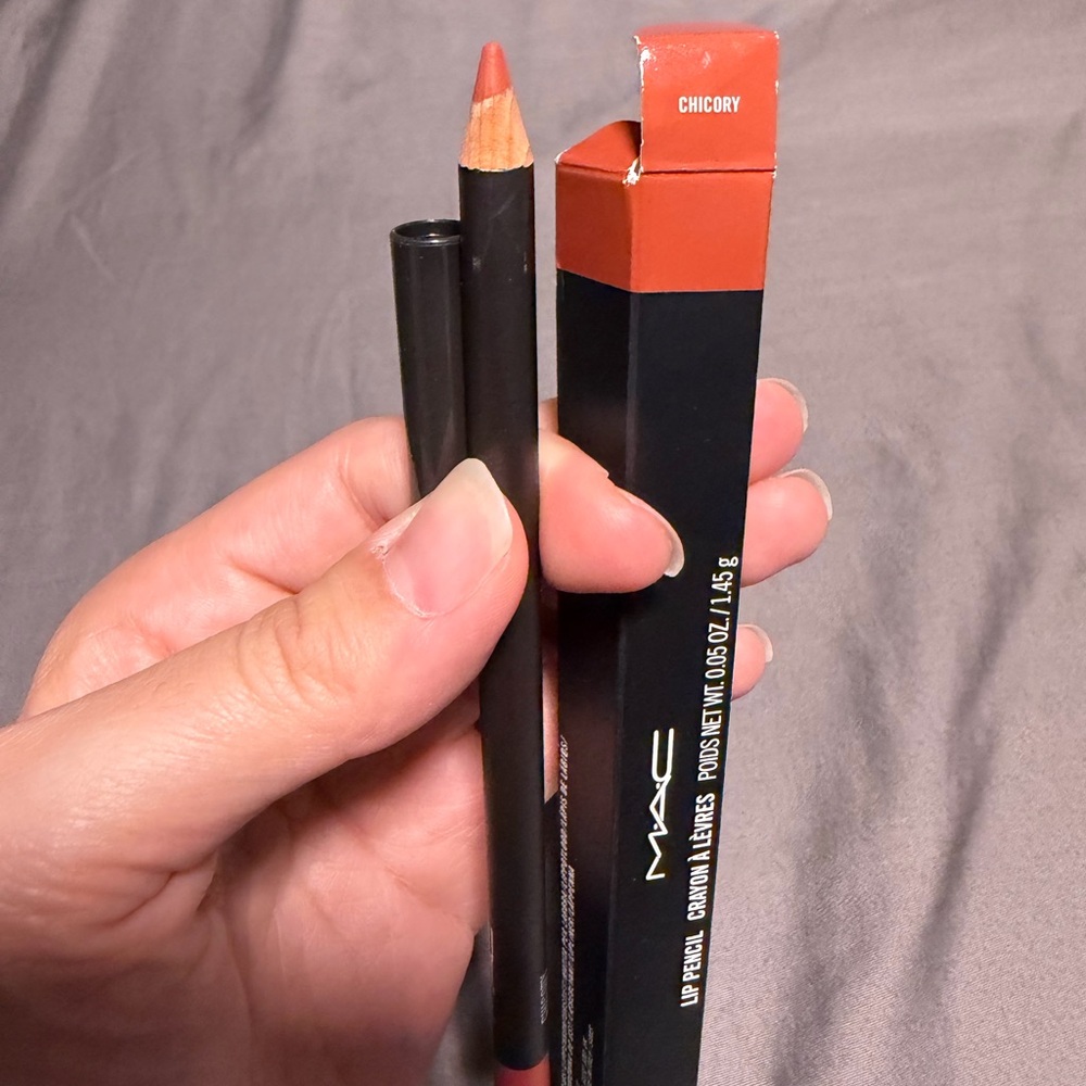 MAC Cosmetics Lip Liner in Chicory Red